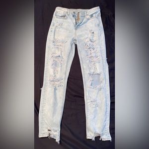 Women’s American Eagle Size 4 Ripped Jeans